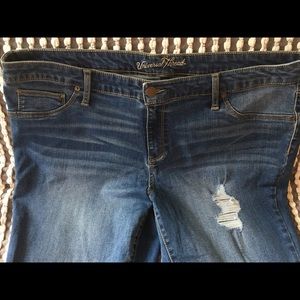 Woman’s Plus Size 20 Universal Thread Jeans